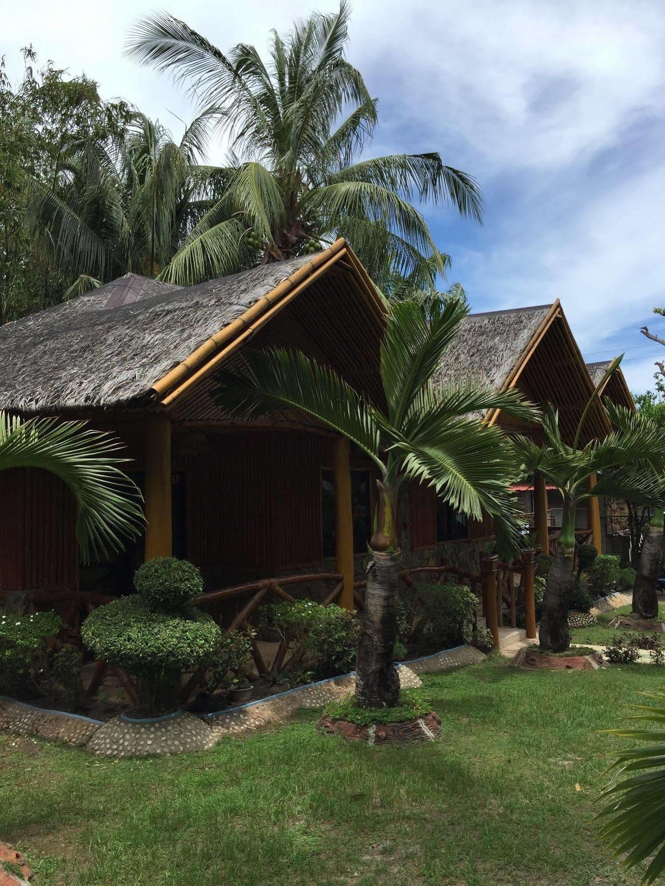 Dumaguete Springs Beach Resort Dumaguete City Exterior photo