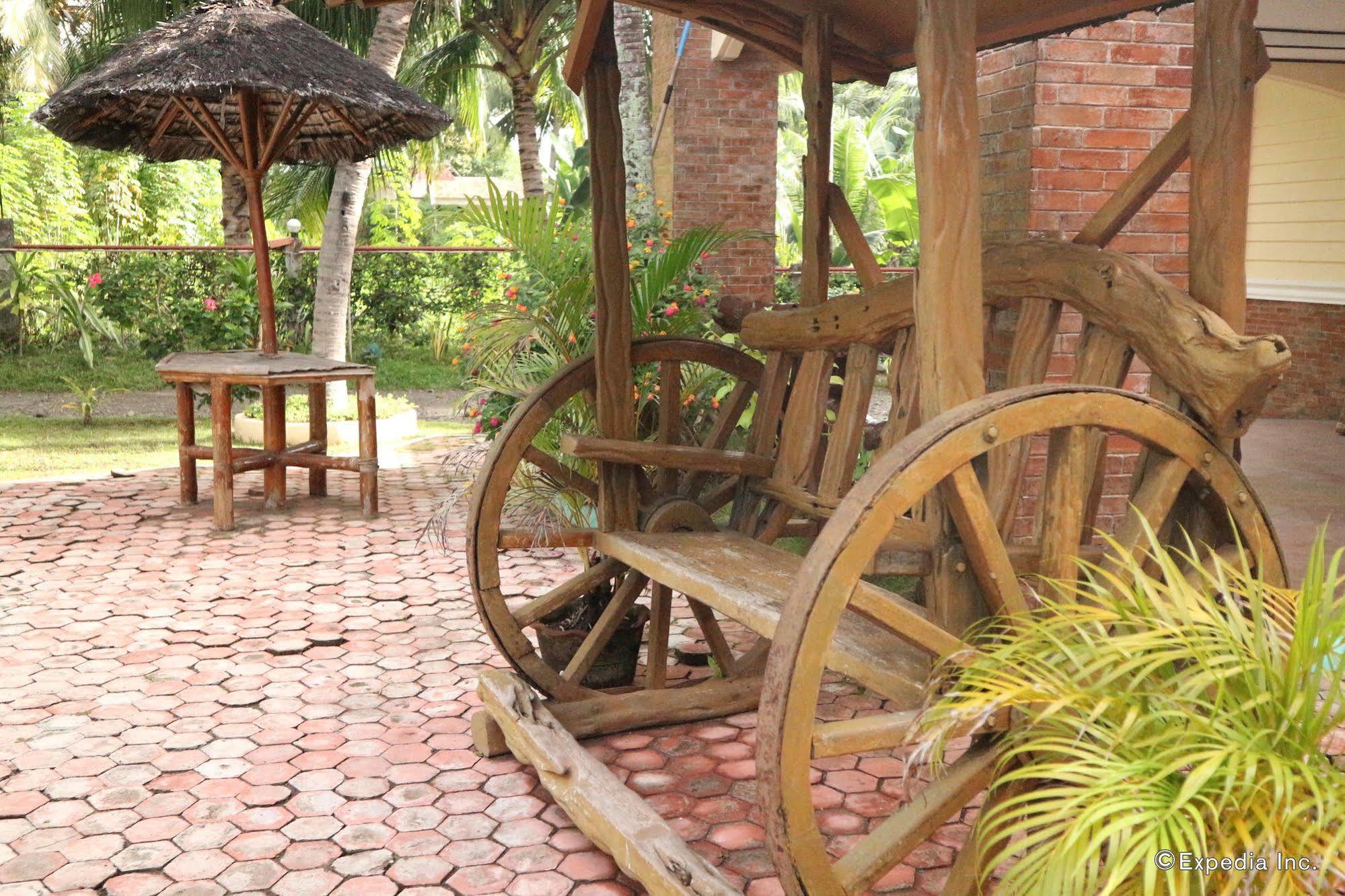 Dumaguete Springs Beach Resort Dumaguete City Exterior photo